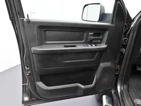 Used 2018 RAM 2500 Tradesman w/ Chrome Appearance Group AWD/4WD image 9