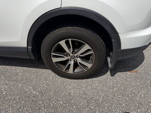 Used 2017 Toyota RAV4 XLE FWD image 10