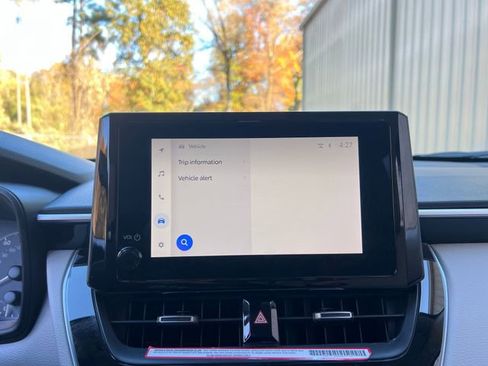 Used 2024 Toyota Corolla Cross L image 24