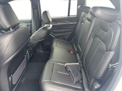 New 2026 Jeep Grand Cherokee Limited image 10