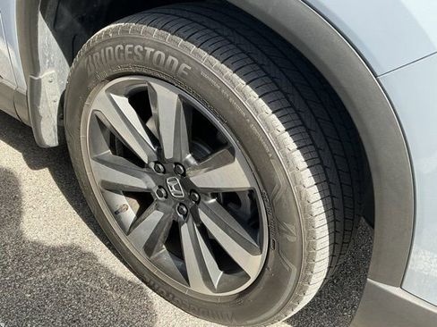 Used 2024 Honda Pilot Touring image 18