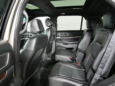 Used 2017 Ford Explorer Limited w/ Equipment Group 301A AWD/4WD image 16