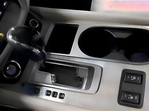 Used 2024 Nissan Murano SL FWD image 19