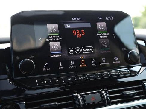 Certified 2025 Nissan Pathfinder SL w/ SL Premium Package FWD image 15