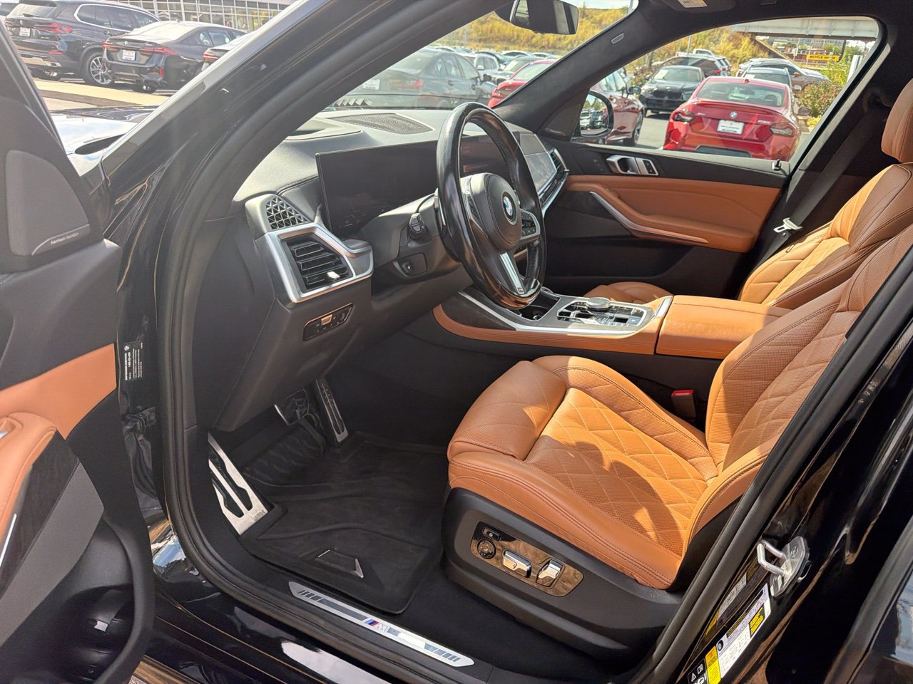 Used 2023 BMW X7 xDrive40i w/ M Sport Package AWD/4WD image 10