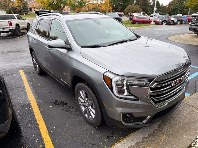 Used 2023 GMC Terrain SLT w/ LPO, Floor Liner Package AWD/4WD image 1