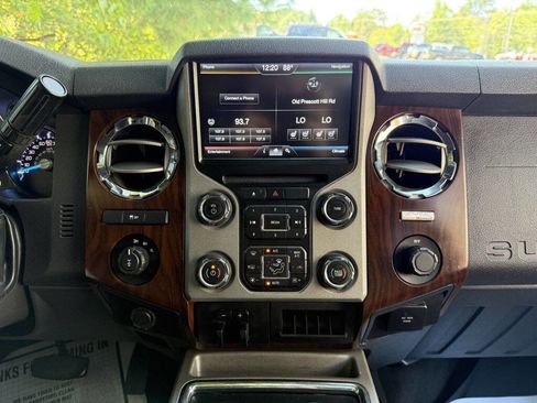 Used 2014 Ford F250 Lariat image 16