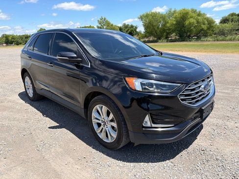 Used 2022 Ford Edge Titanium w/ Equipment Group 301A AWD/4WD image 3