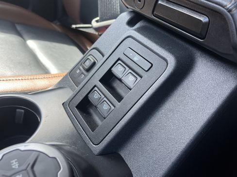 Used 2024 Ford Bronco Outer Banks AWD/4WD image 28