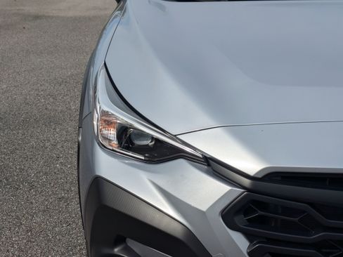 Used 2025 Subaru Crosstrek 2.0i image 10