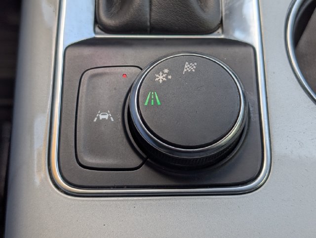 Used 2022 Chevrolet Blazer LT FWD image 22
