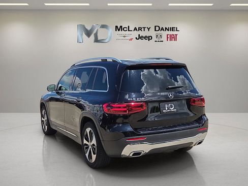 Used 2025 Mercedes-Benz GLB 250 4MATIC image 4