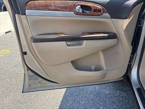 Used 2008 Buick Enclave CXL w/ Entertainment Package #3 image 18