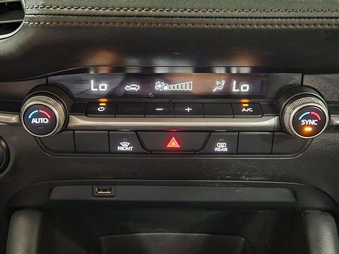 Used 2021 MAZDA MAZDA3 s image 38