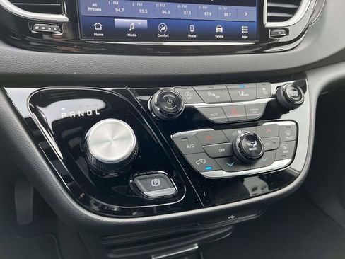 New 2026 Chrysler Voyager LX image 20