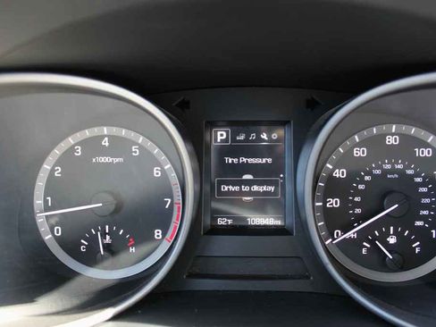 Used 2017 Hyundai Santa Fe Sport w/ 2.4L Value Package 06 image 15