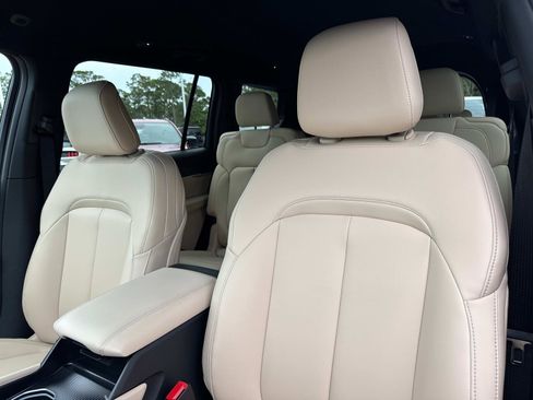 New 2026 Jeep Grand Cherokee L Limited RWD image 21