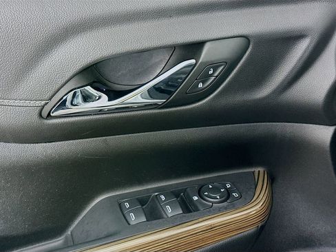 Used 2023 GMC Acadia SLE w/ Driver Convenience Package image 23