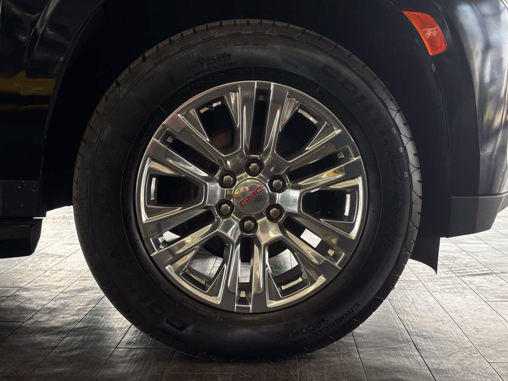 Used 2021 GMC Yukon XL Denali w/ Advanced Technology Package AWD/4WD image 24
