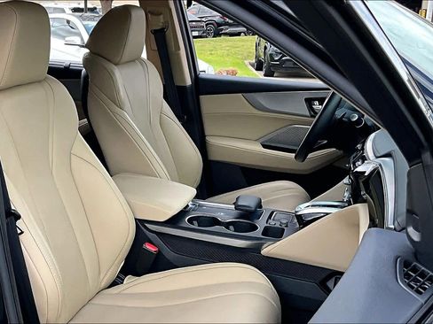 Used 2023 Acura MDX FWD w/ Technology Package image 8