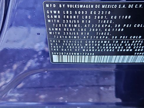 Certified 2022 Volkswagen Tiguan SE w/ Panoramic Sunroof Package image 8