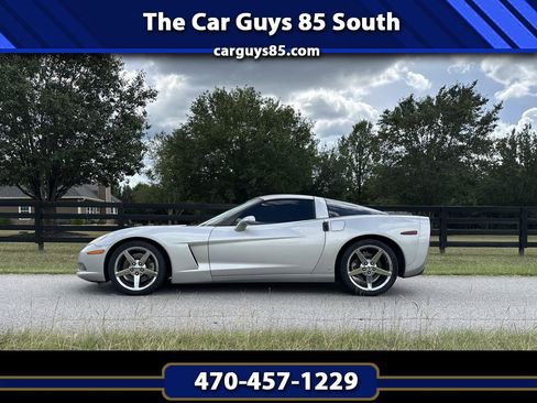 Used 2007 Chevrolet Corvette Coupe w/ Preferred Equipment Group RWD image 1