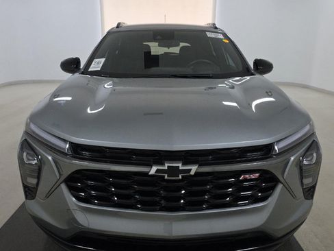 Used 2025 Chevrolet Trax RS w/ Driver Confidence Package FWD image 3