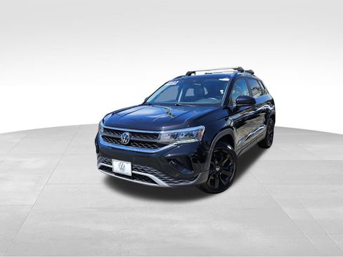 Certified 2023 Volkswagen Taos SE AWD/4WD image 3