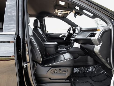 Used 2024 Chevrolet Suburban Premier image 36