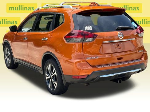 Used 2019 Nissan Rogue SV w/ Sun & Sound Touring Package AWD/4WD image 10
