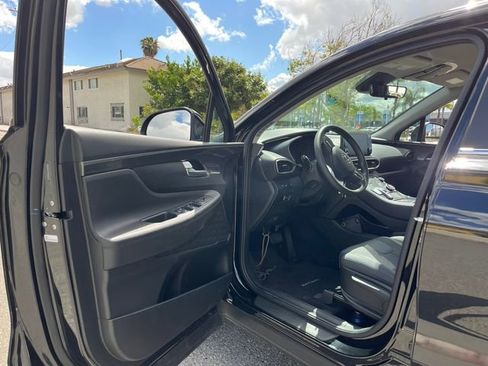 Used 2023 Hyundai Santa Fe SE image 7