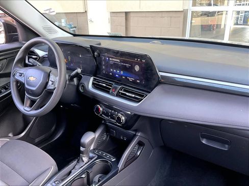 Used 2025 Chevrolet TrailBlazer LT image 14