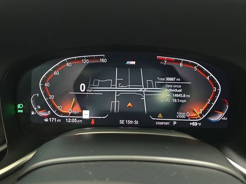 Used 2022 BMW 740i w/ M Sport Package image 22