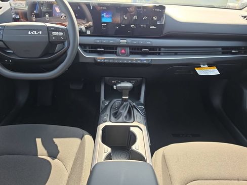 New 2026 Kia K4 FWD image 13
