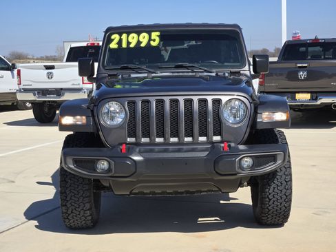 Used 2020 Jeep Wrangler Rubicon image 2