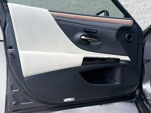 Used 2024 Lexus ES 300h w/ Technology Package FWD image 21