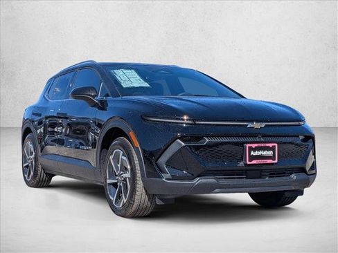 New 2026 Chevrolet Equinox EV LT image 3