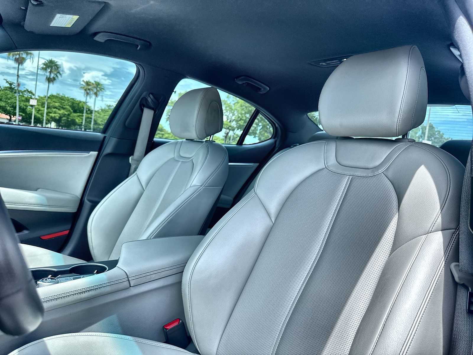Used 2023 Genesis G70 2.0T RWD image 14