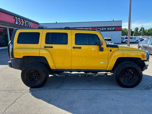 Used 2007 HUMMER H3 AWD/4WD image 2