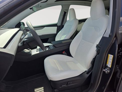 Used 2026 Tesla Model Y 2WD image 4