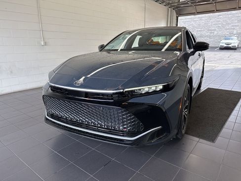 New 2026 Toyota Crown Limited image 3