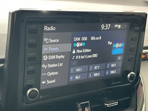 Used 2022 Toyota Corolla SE FWD image 18