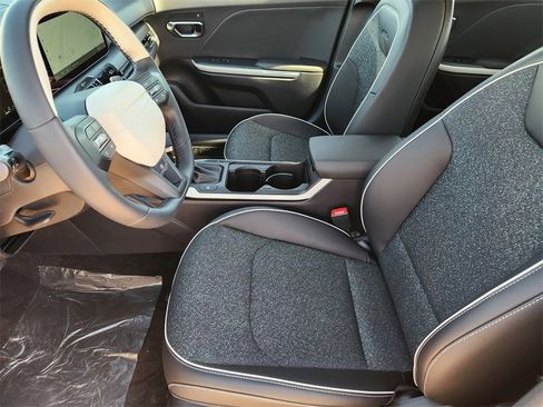 New 2025 Kia K4 GT-Line image 9