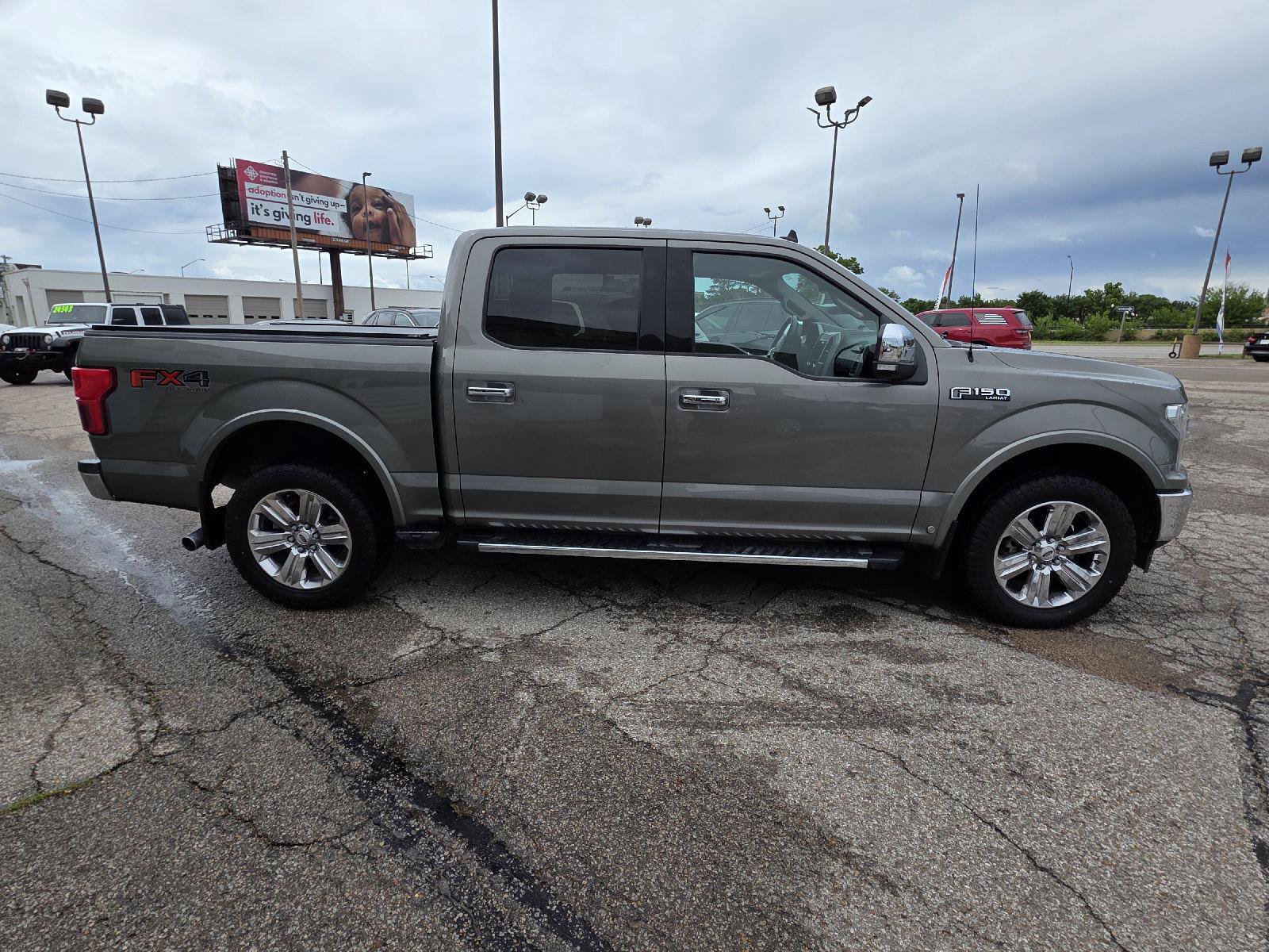 Used 2019 Ford F150 Lariat w/ Equipment Group 502A Luxury AWD/4WD image 4