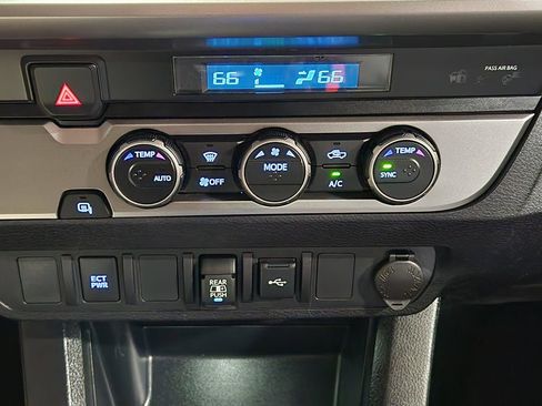 Used 2022 Toyota Tacoma SR5 image 39