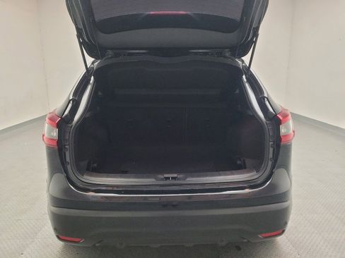 Used 2021 Nissan Rogue Sport S image 29