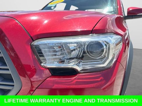 Used 2021 Toyota Tacoma TRD Off-Road w/ Technology Package AWD/4WD image 10