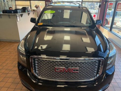 Used 2017 GMC Yukon Denali w/ Open Road Package image 5