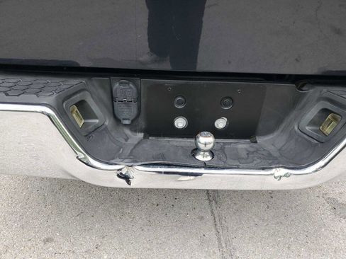 Used 2020 RAM 1500 Classic SLT RWD image 18