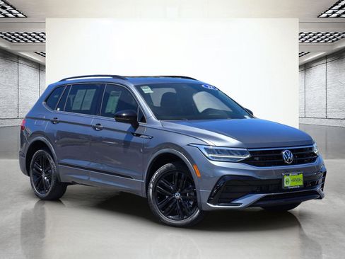 Used 2022 Volkswagen Tiguan SE R-Line AWD/4WD image 2